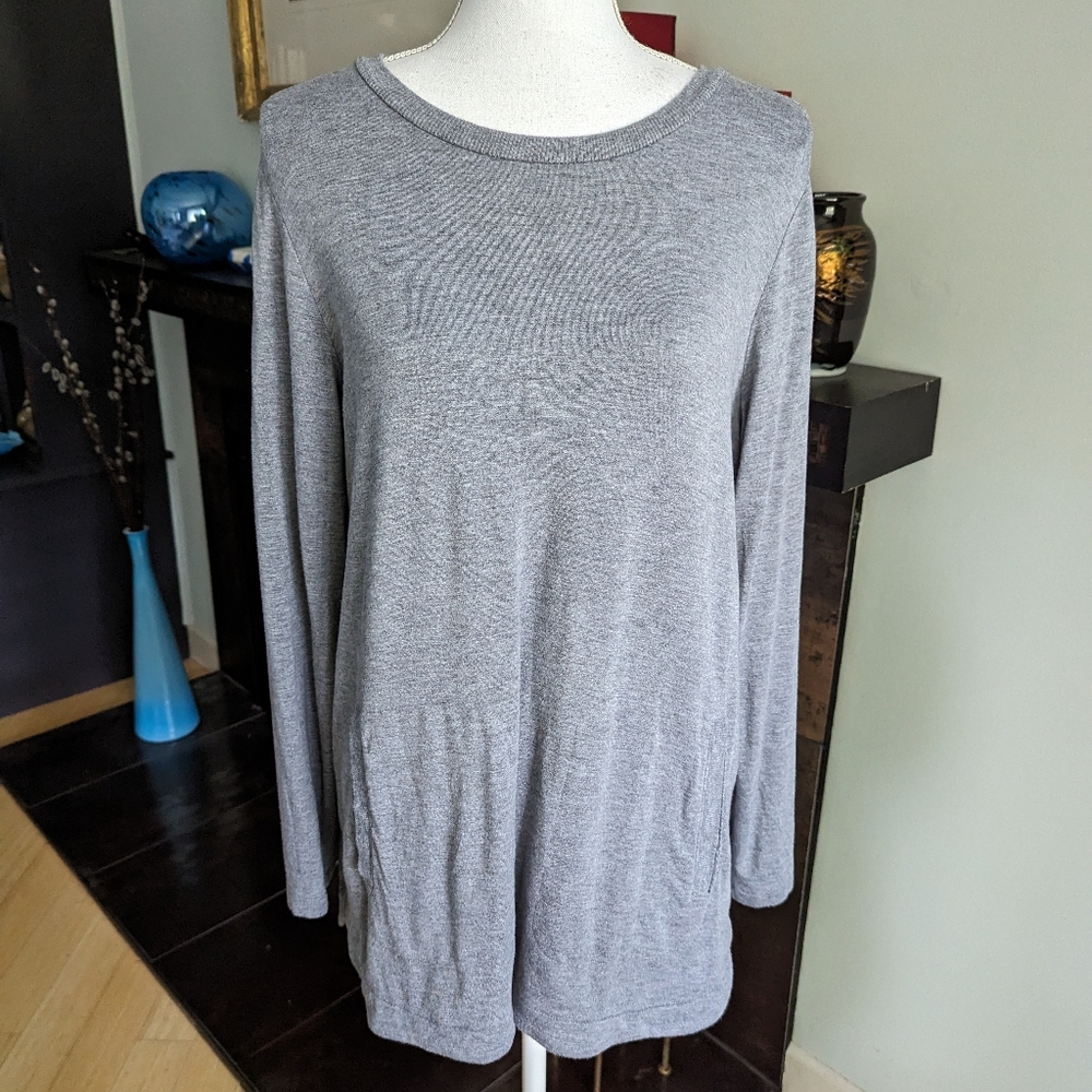 Susan Graver Weekend Women's Medium Petite Cozy Jersey Knit Tunic Gray Pockets 4